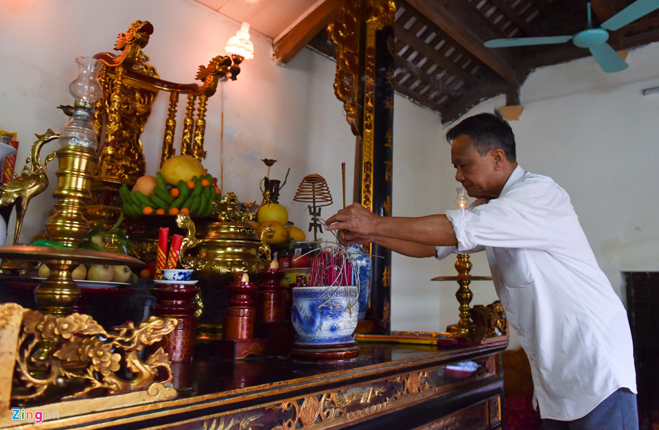 Ông lợn ngày ăn hoa quả, đêm ngủ mắc màn ở hội rước La Phù